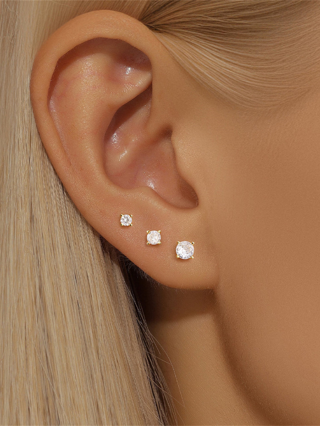 Evelyn – Elegant Curved Design Fine Gold Earrings