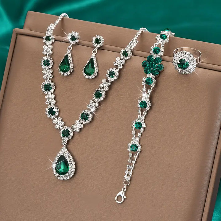 Maja – Emerald Green