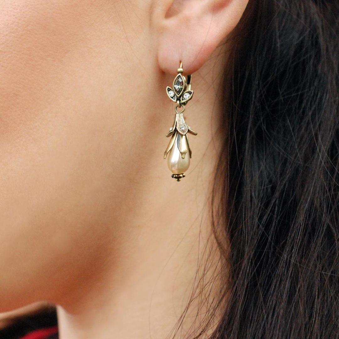 Lily Flower and Pearl Silver Earrings