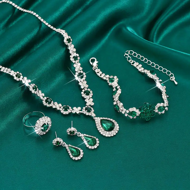 Maja – Emerald Green