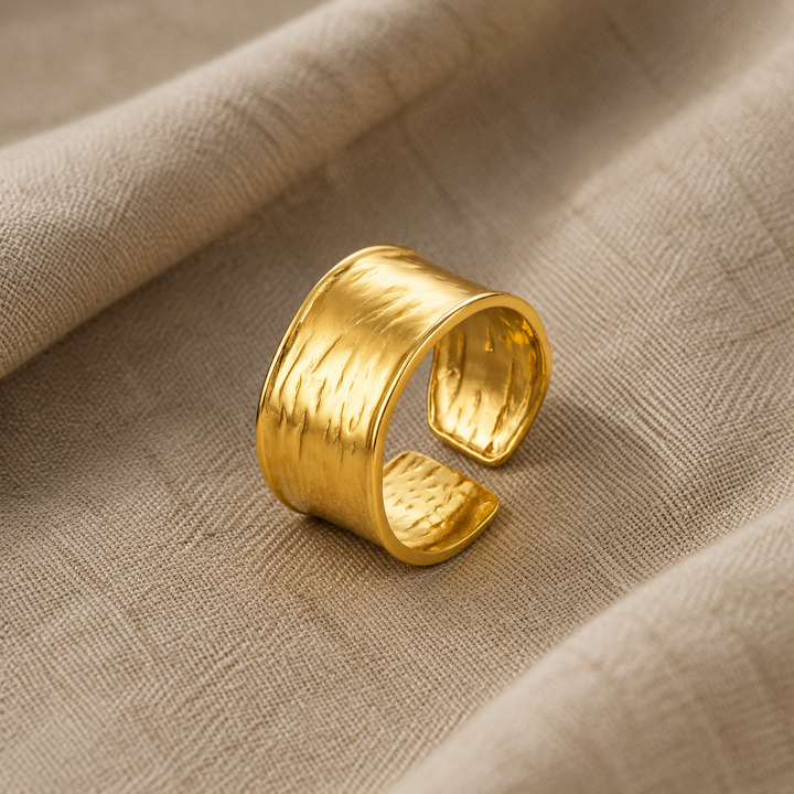 Nina – Elegant Minimalist Ring