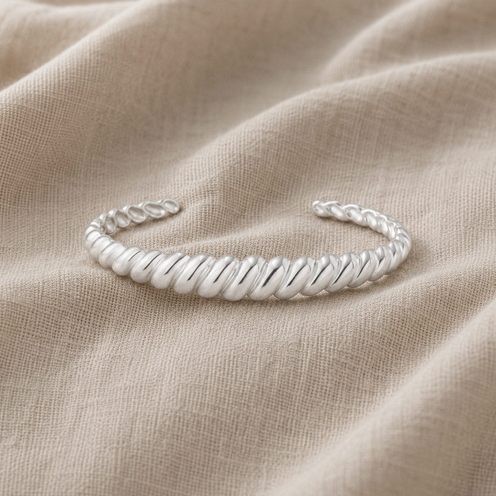 Julina – Serene Clarity and Wholeness