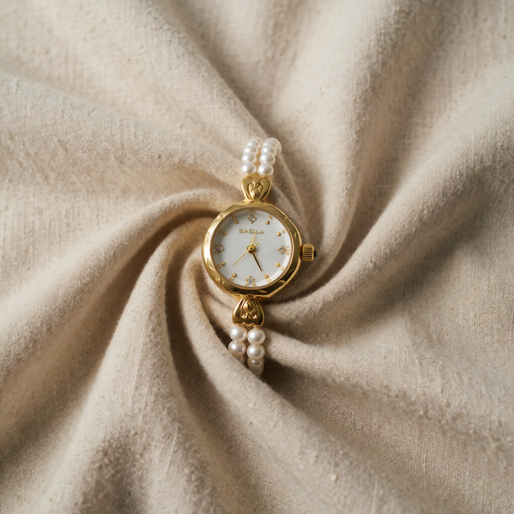 Johanna Krystal in Gold