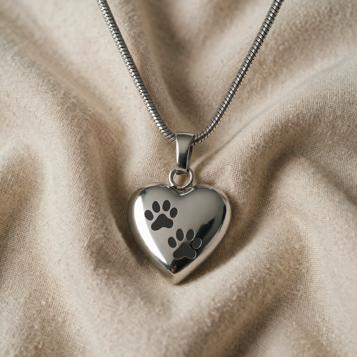Maja Heart Paw Print