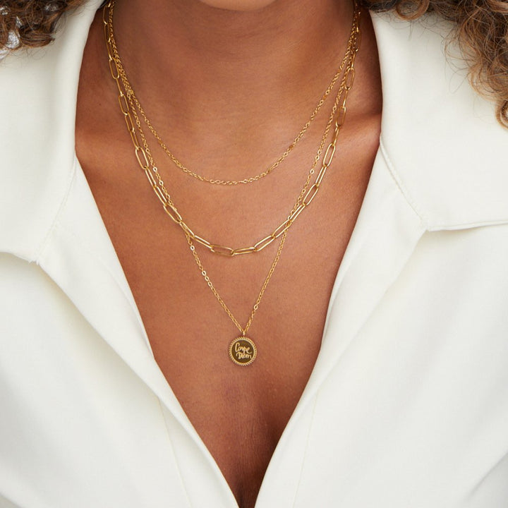 Gry Pendant Necklace