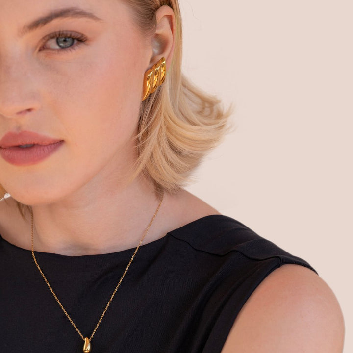 Wavy Gold Leonora